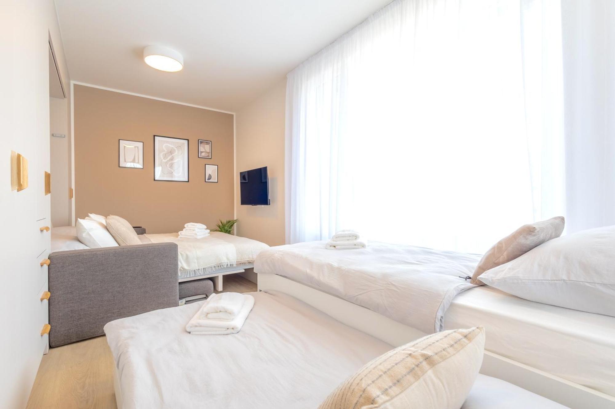 Apartament Bright 2Br - 4Th Floor, Balcony, Free Parking By Gravity Praga Zewnętrze zdjęcie