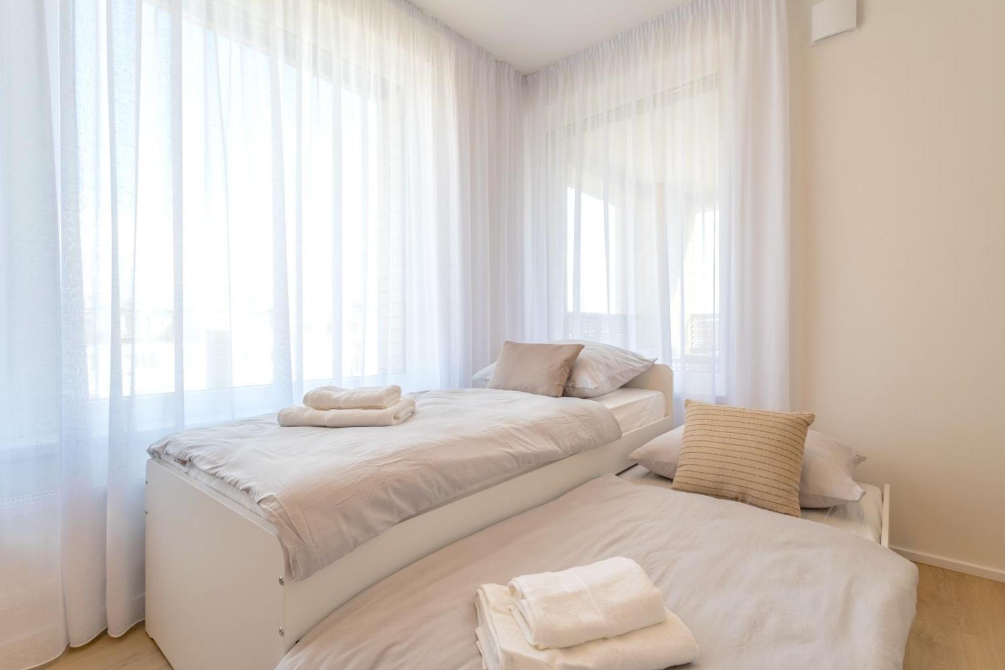 Apartament Bright 2Br - 4Th Floor, Balcony, Free Parking By Gravity Praga Zewnętrze zdjęcie