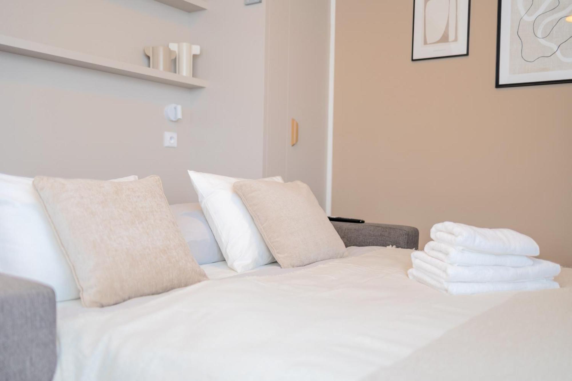 Apartament Bright 2Br - 4Th Floor, Balcony, Free Parking By Gravity Praga Zewnętrze zdjęcie