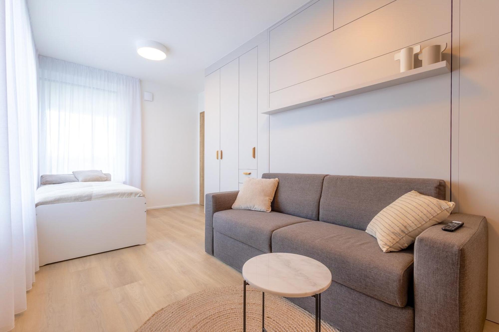 Apartament Bright 2Br - 4Th Floor, Balcony, Free Parking By Gravity Praga Zewnętrze zdjęcie