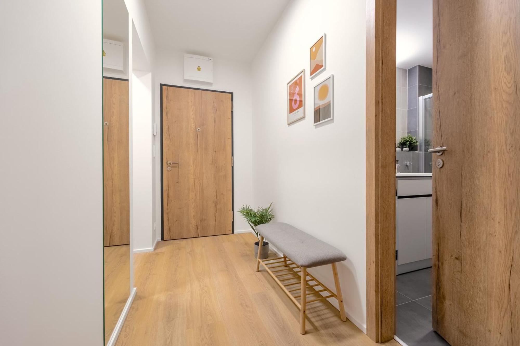 Apartament Bright 2Br - 4Th Floor, Balcony, Free Parking By Gravity Praga Zewnętrze zdjęcie