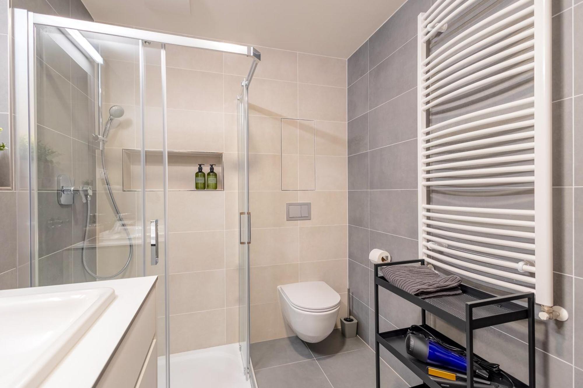 Apartament Bright 2Br - 4Th Floor, Balcony, Free Parking By Gravity Praga Zewnętrze zdjęcie