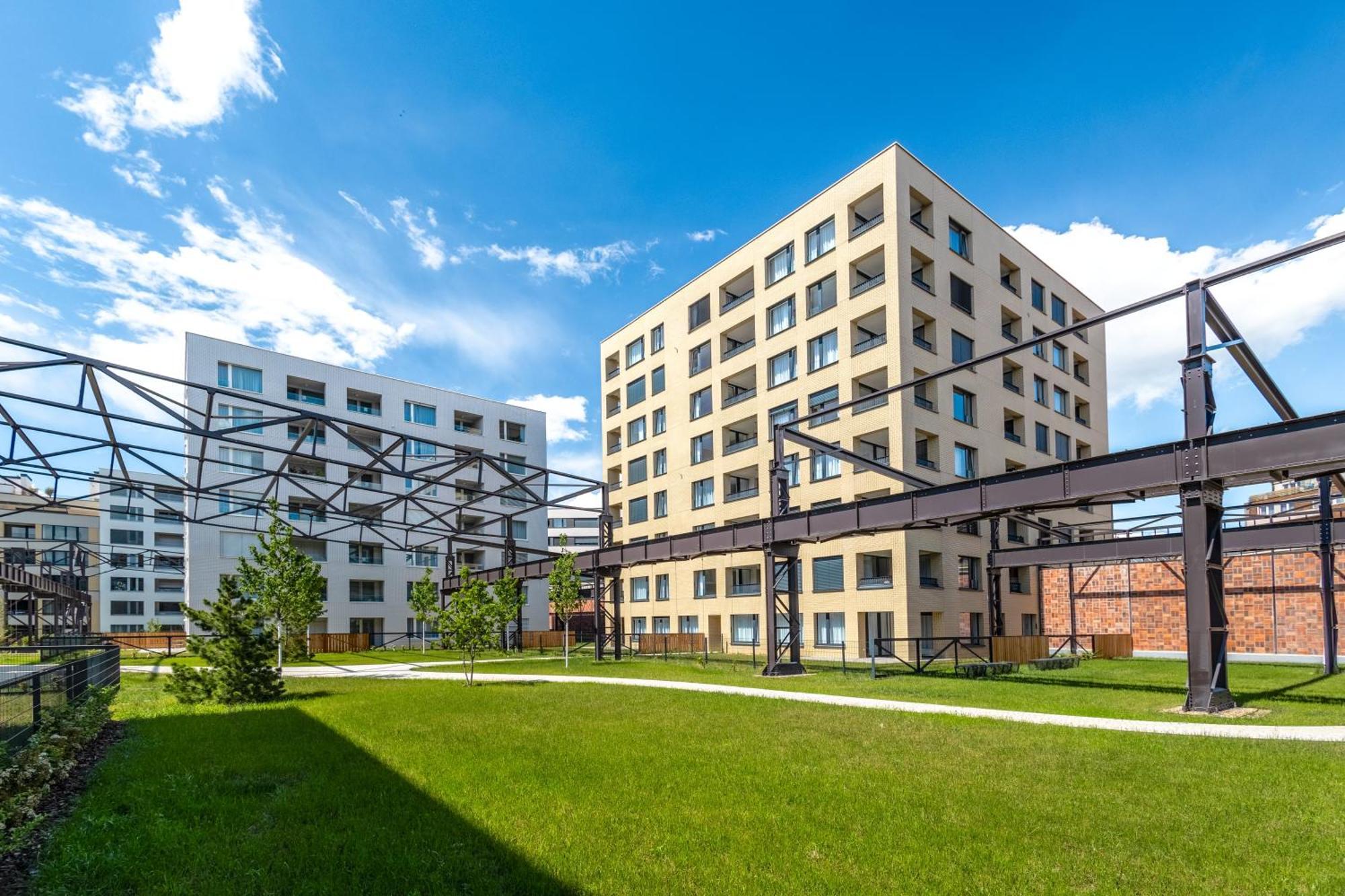 Apartament Bright 2Br - 4Th Floor, Balcony, Free Parking By Gravity Praga Zewnętrze zdjęcie