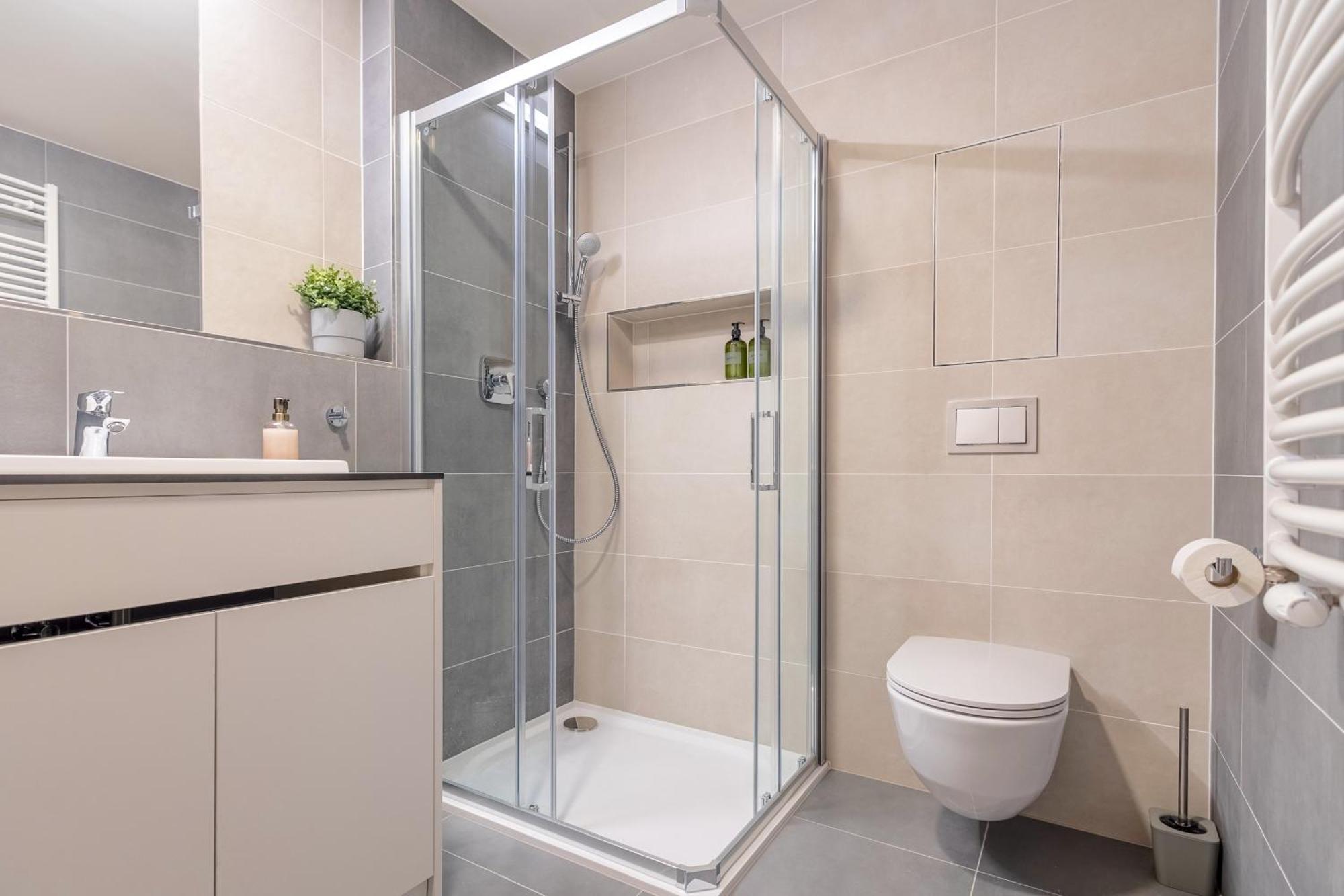 Apartament Bright 2Br - 4Th Floor, Balcony, Free Parking By Gravity Praga Zewnętrze zdjęcie